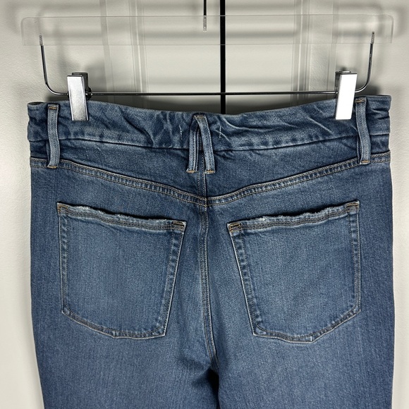 GOOD AMERICAN GOOD CURVE STRAIGHT JEANS IN INDIGO 737 - Picture 9 of 11